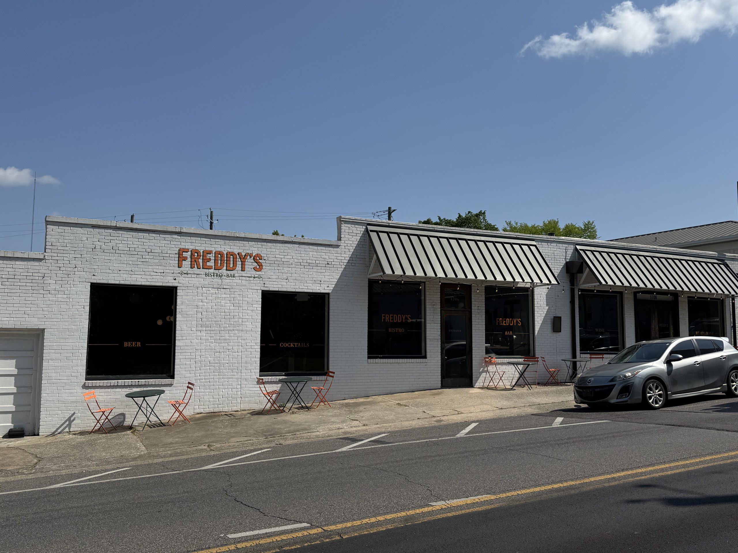 1706 Oxmoor
